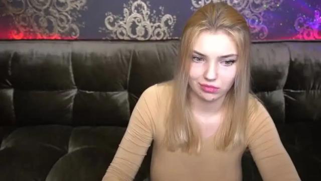 Image 10 of kristalldall Stream on Chaturbate on 19 months ago