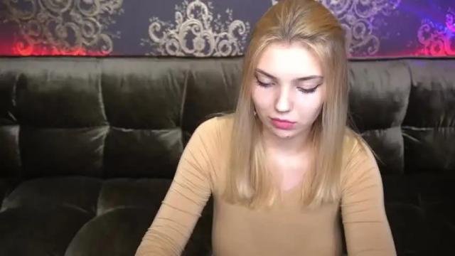 Image 8 of kristalldall Stream on Chaturbate on 19 months ago