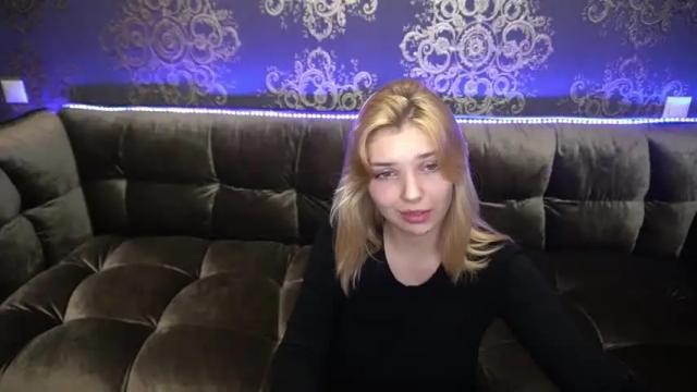 Image 2 of kristalldall Stream on Chaturbate on 18 months ago