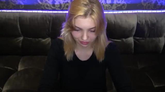 Image 3 of kristalldall Stream on Chaturbate on 18 months ago