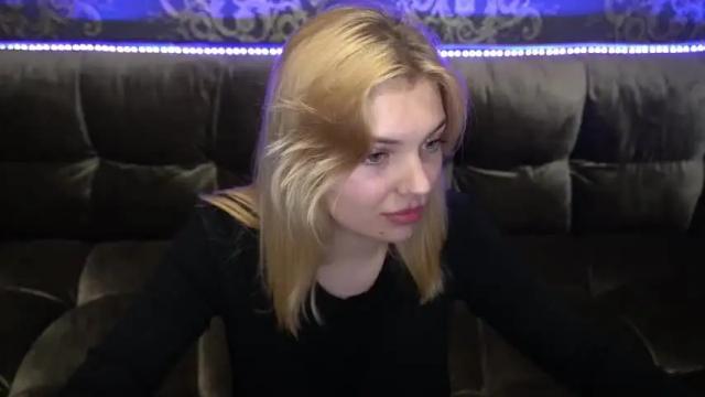 Image 7 of kristalldall Stream on Chaturbate on 18 months ago