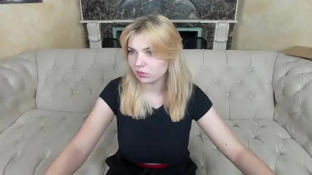 Image 4 of kristalldall Stream on Chaturbate on 23 months ago