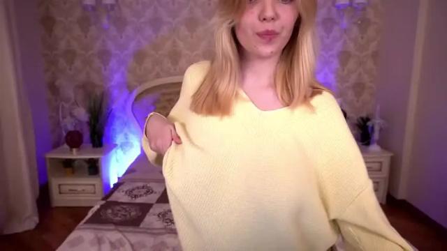 Image 10 of kristalldall Stream on Chaturbate on 18 months ago
