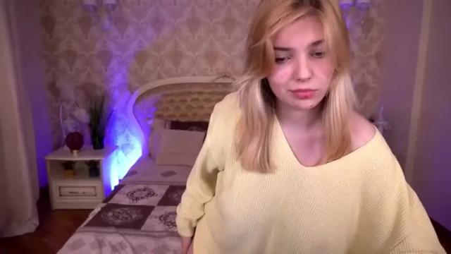 Image 11 of kristalldall Stream on Chaturbate on 18 months ago