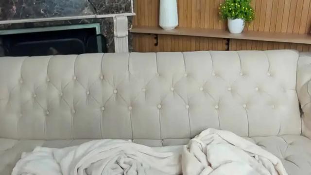 Image 6 of kristalldall Stream on Chaturbate on 18 months ago