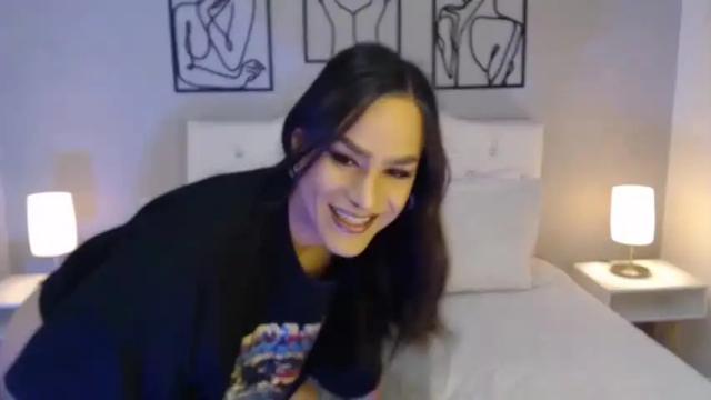 Image 11 of kristelzafiro_cg Stream on Chaturbate on 14 months ago