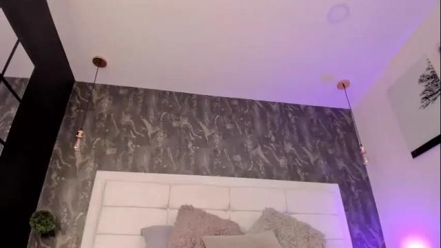 Image 2 of kristensantos_ Stream on Chaturbate on 28 days ago