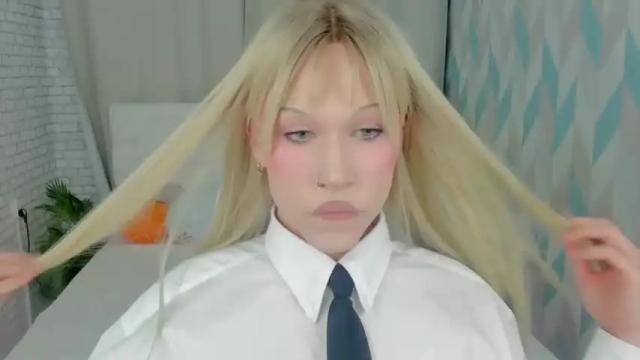 Image 2 of kristi_bri Stream on Chaturbate on 19 months ago