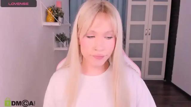 Image 7 of kristiall Stream on Chaturbate on 17 months ago