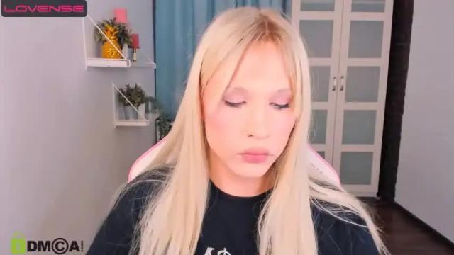 Image 10 of kristiall Stream on Chaturbate on 17 months ago