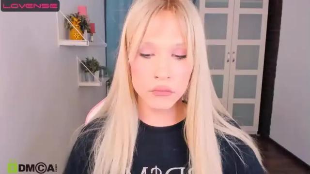 Image 11 of kristiall Stream on Chaturbate on 17 months ago