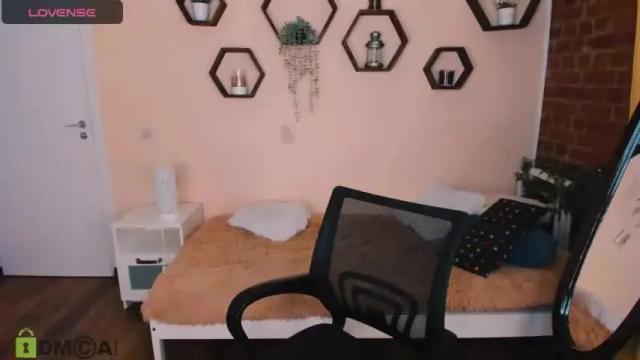 Image 4 of kristiall Stream on Chaturbate on 17 months ago