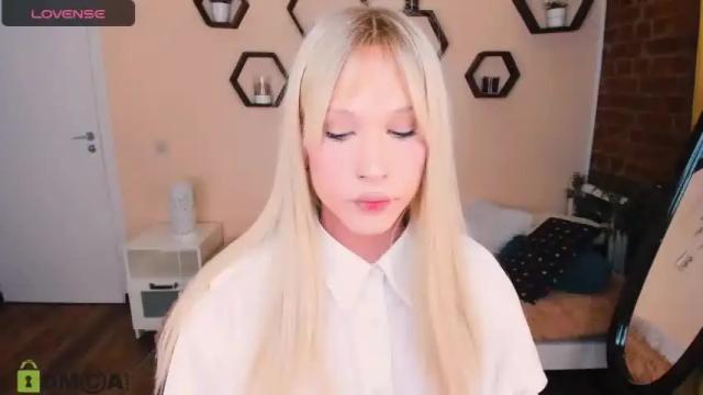 Image 6 of kristiall Stream on Chaturbate on 17 months ago