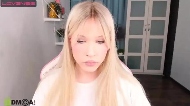 Image 10 of kristiall Stream on Chaturbate on 17 months ago
