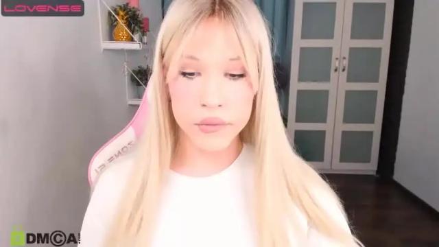 Image 6 of kristiall Stream on Chaturbate on 17 months ago