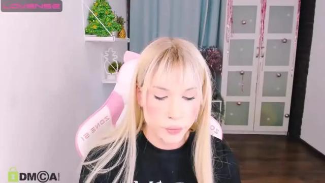 Image 10 of kristiall Stream on Chaturbate on 16 months ago
