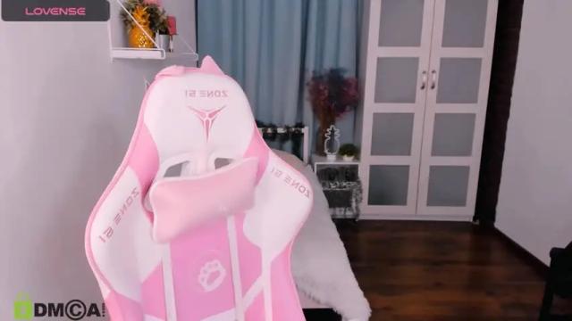 Image 10 of kristialsoop Stream on Chaturbate on 18 months ago
