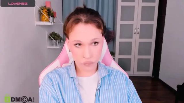 Image 4 of kristialsoop Stream on Chaturbate on 18 months ago