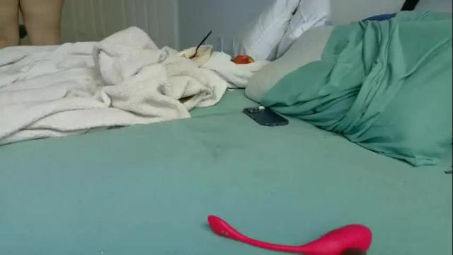 Image 3 of kristicutiez Stream on Chaturbate on 1 month ago