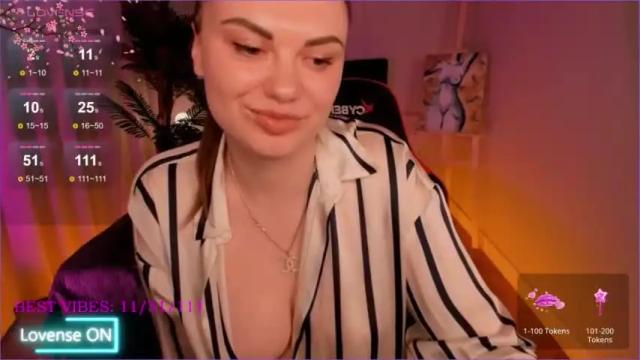 Image 10 of kristina_logan Stream on Chaturbate on 12 months ago