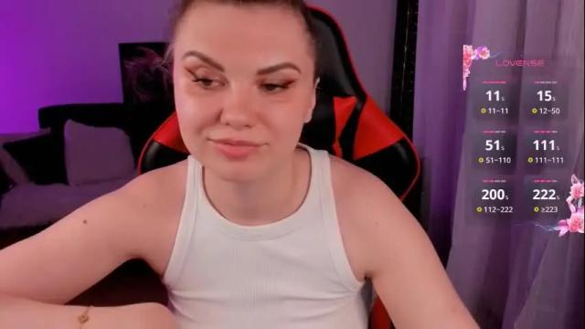 Image 11 of kristina_logan Stream on Chaturbate on 27 days ago