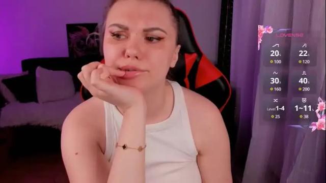 Image 12 of kristina_logan Stream on Chaturbate on 27 days ago