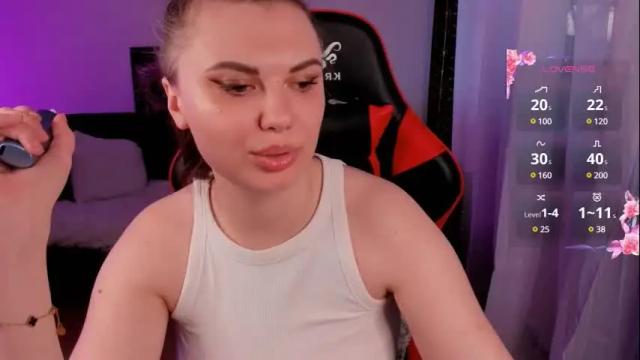 Image 2 of kristina_logan Stream on Chaturbate on 27 days ago