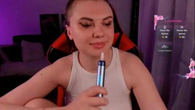 Image 8 of kristina_logan Stream on Chaturbate on 27 days ago