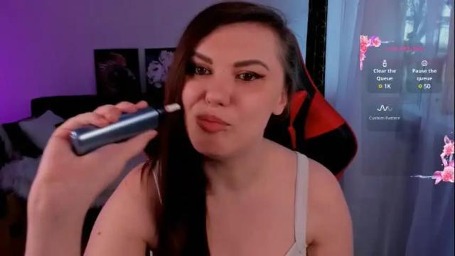 Image 8 of kristina_logan Stream on Chaturbate on 23 days ago