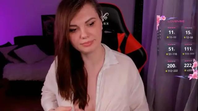 Image 2 of kristina_logan Stream on Chaturbate on 13 days ago