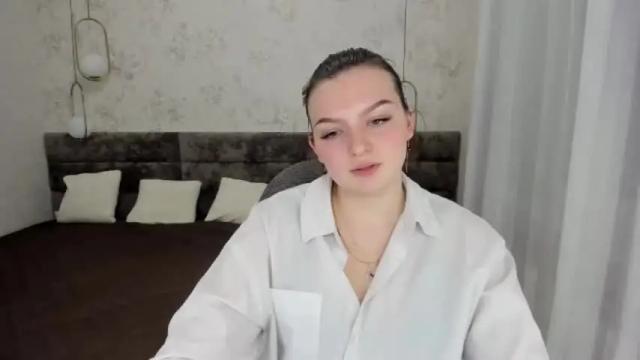 Image 11 of kristinadavidson Stream on Chaturbate on 16 months ago