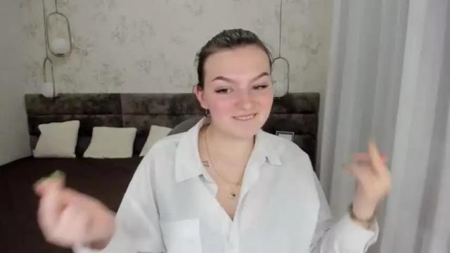 Image 8 of kristinadavidson Stream on Chaturbate on 16 months ago