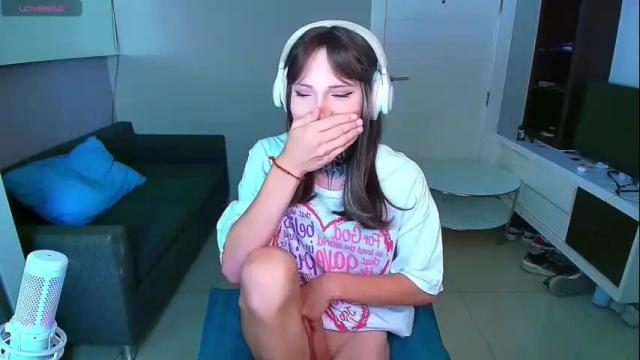Image 4 of kristinaholland Stream on Chaturbate on 1 month ago