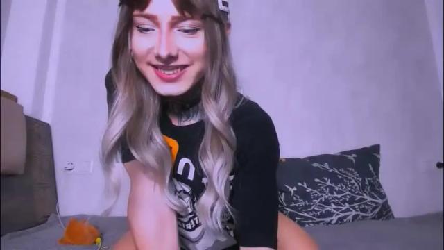 Image 4 of kristinaholland Stream on Chaturbate on 19 days ago