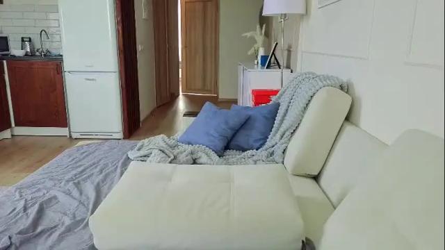 Image 4 of kristinedean Stream on Chaturbate on 9 days ago
