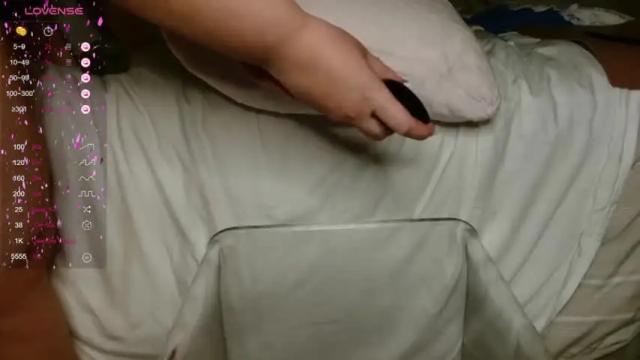 Image 12 of kristineth Stream on Chaturbate on 17 months ago