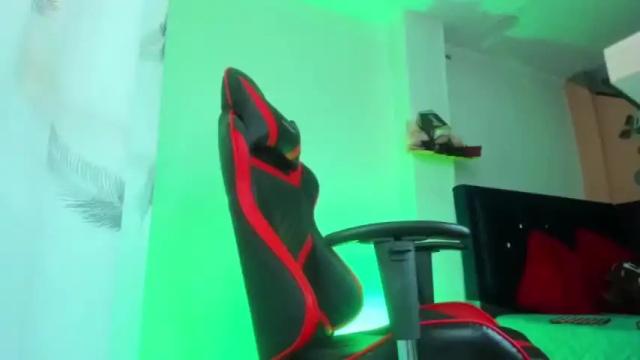 Image 7 of kristingaines Stream on Chaturbate on 23 months ago
