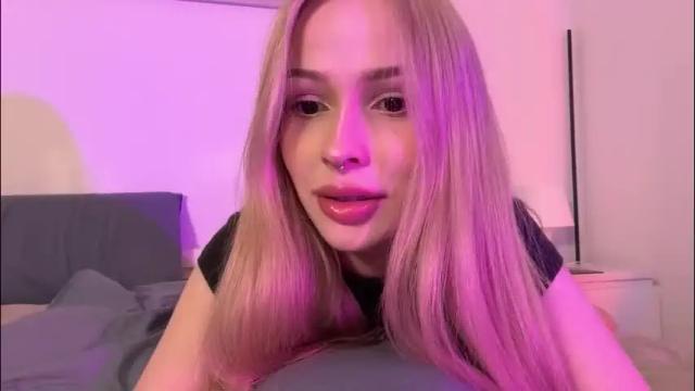 Image 3 of kristy_babe Stream on Chaturbate on 4 months ago
