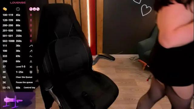 Image 11 of kristy_rayyy Stream on Chaturbate on 1 month ago