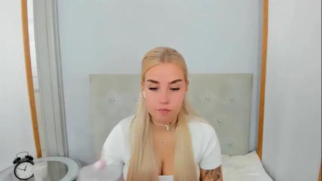 Image 3 of kristyflowers Stream on Chaturbate on 1 month ago