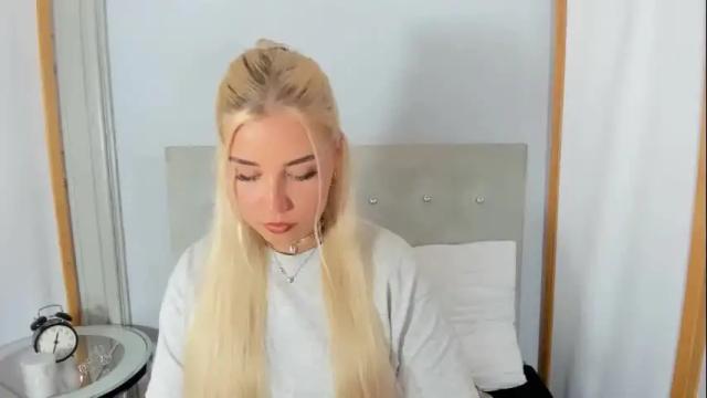 Image 2 of kristyflowers Stream on Chaturbate on 1 month ago