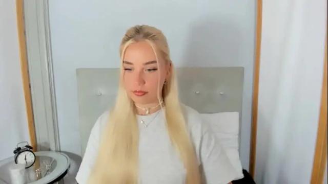 Image 3 of kristyflowers Stream on Chaturbate on 1 month ago