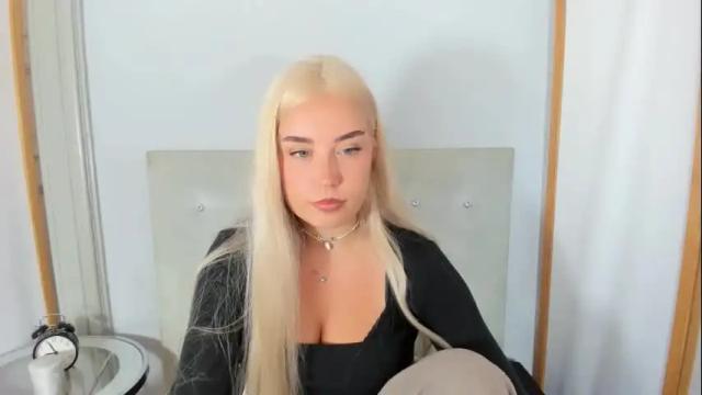 Image 12 of kristyflowers Stream on Chaturbate on 29 days ago