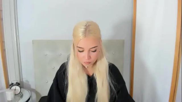 Image 10 of kristyflowers Stream on Chaturbate on 16 days ago