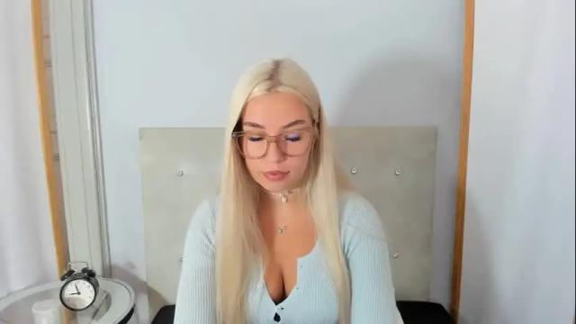 Image 11 of kristyflowers Stream on Chaturbate on 14 days ago