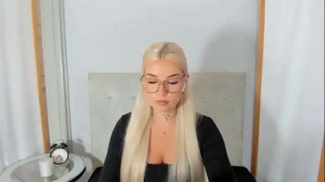 Image 8 of kristyflowers Stream on Chaturbate on 12 days ago
