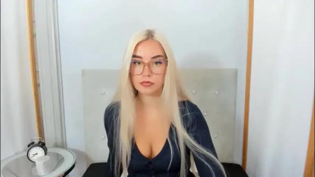 Image 2 of kristyflowers Stream on Chaturbate on 2 days ago