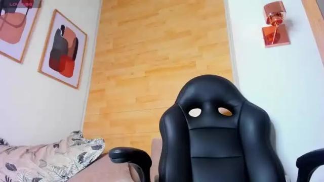 Image 8 of kristynn_ary Stream on Chaturbate on 14 months ago