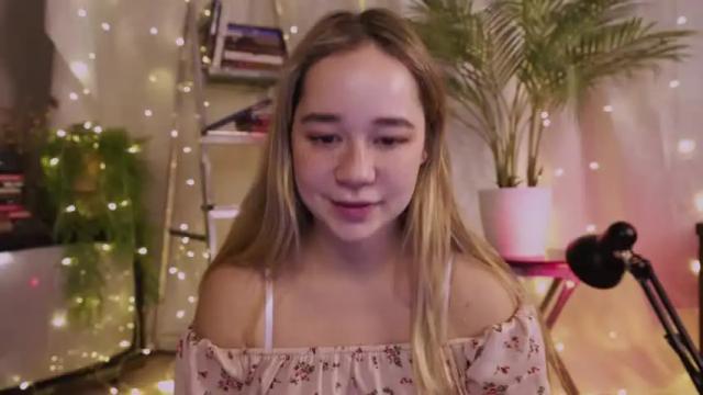 Image 2 of kristyspiritedaway Stream on Chaturbate on 16 months ago