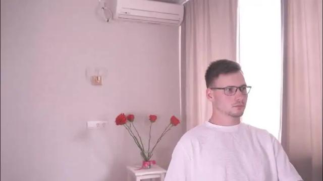 Image 10 of krutfrut Stream on Chaturbate on 3 days ago